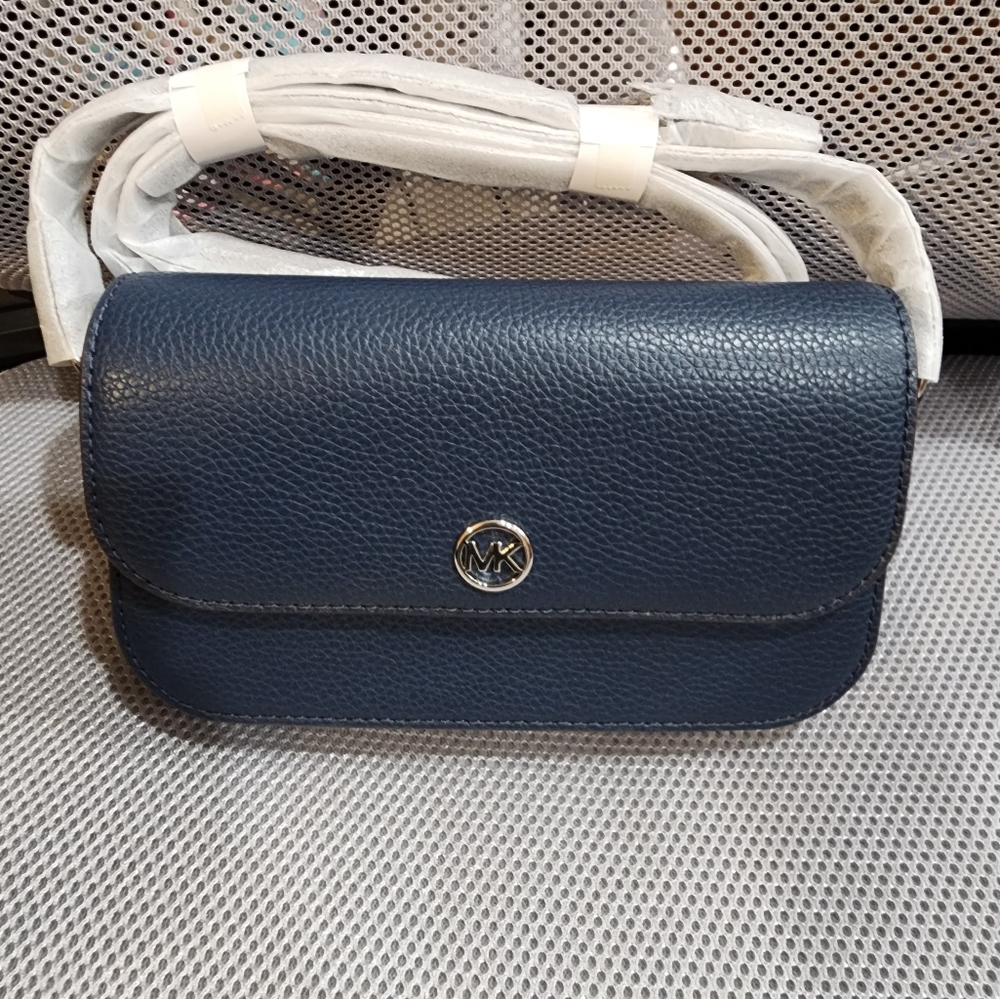 Michael Kors Jet Set Travel crossbody